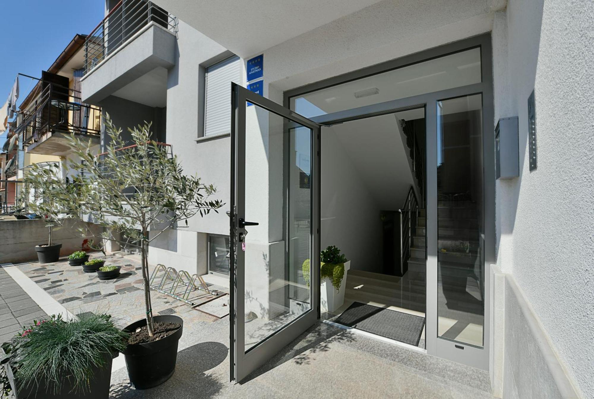 Apart Residence Rudan 罗维尼 外观 照片